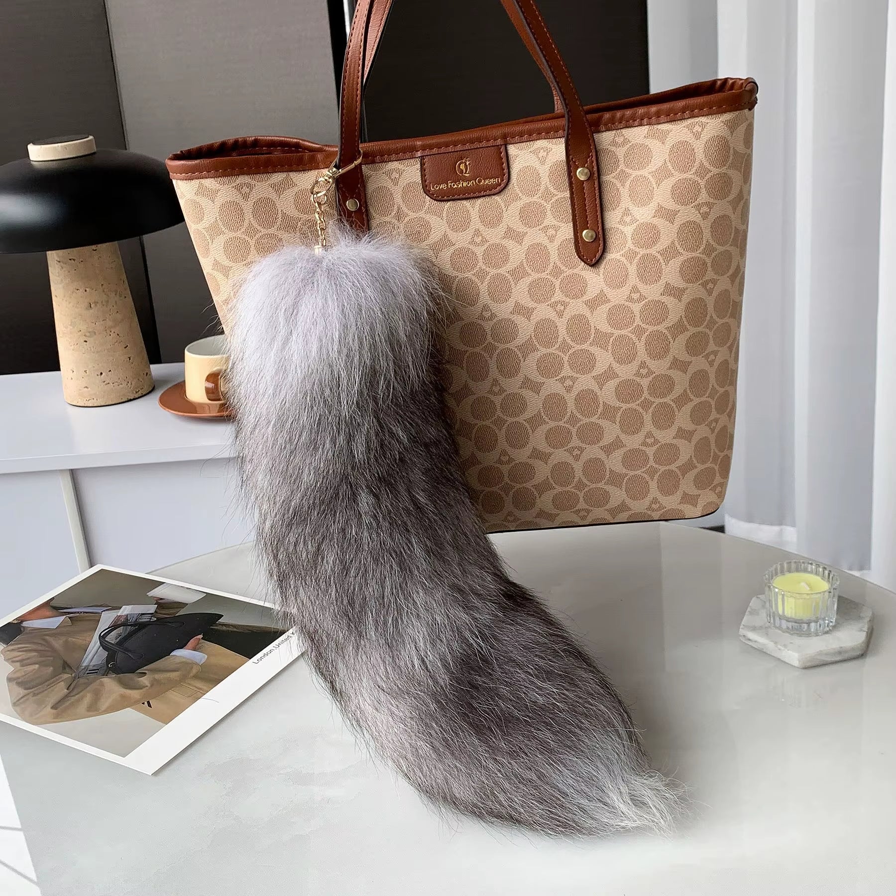 Natural Fox Fur Tail Keychain Furry 2024 Y2K Beautiful Accesory Length 40Cm Car Keychain for Women Fluffy Key Chain